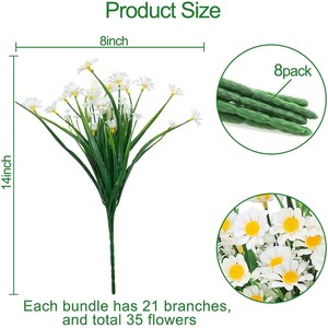 Pode incluir: Um pacote de 8 arbustos de flores de margarida artificiais, cada um com 21 ramos e 35 flores brancas. Os arbustos medem 35,5 cm de altura e 20,3 cm de largura.