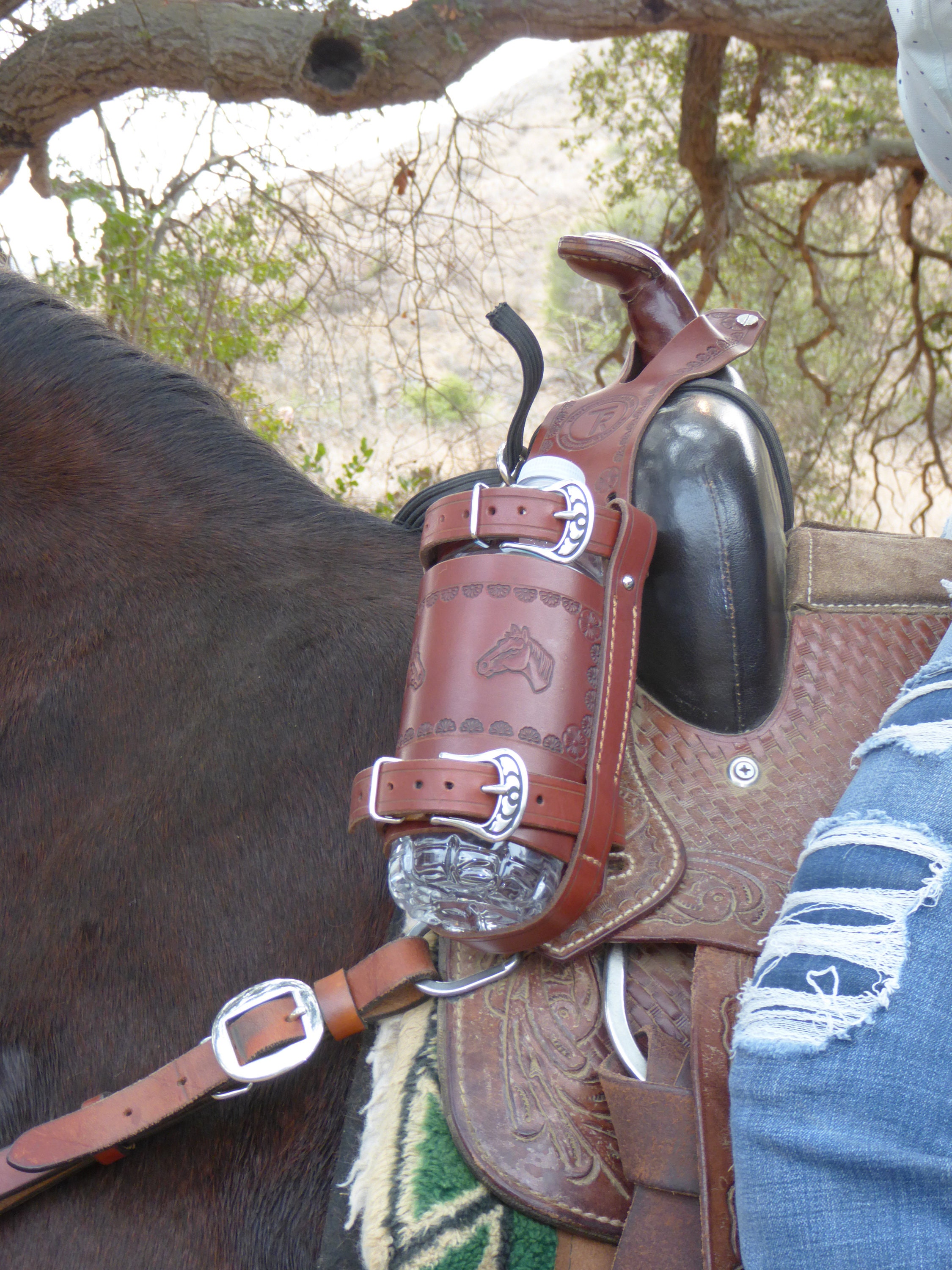 Leather Yeti Water Bottle 20 Oz Holder Beer Drink Keeper Hunting Water  Bottle Pouch Water Bottle Sling for Belt Water Bottle Carrier Holster 