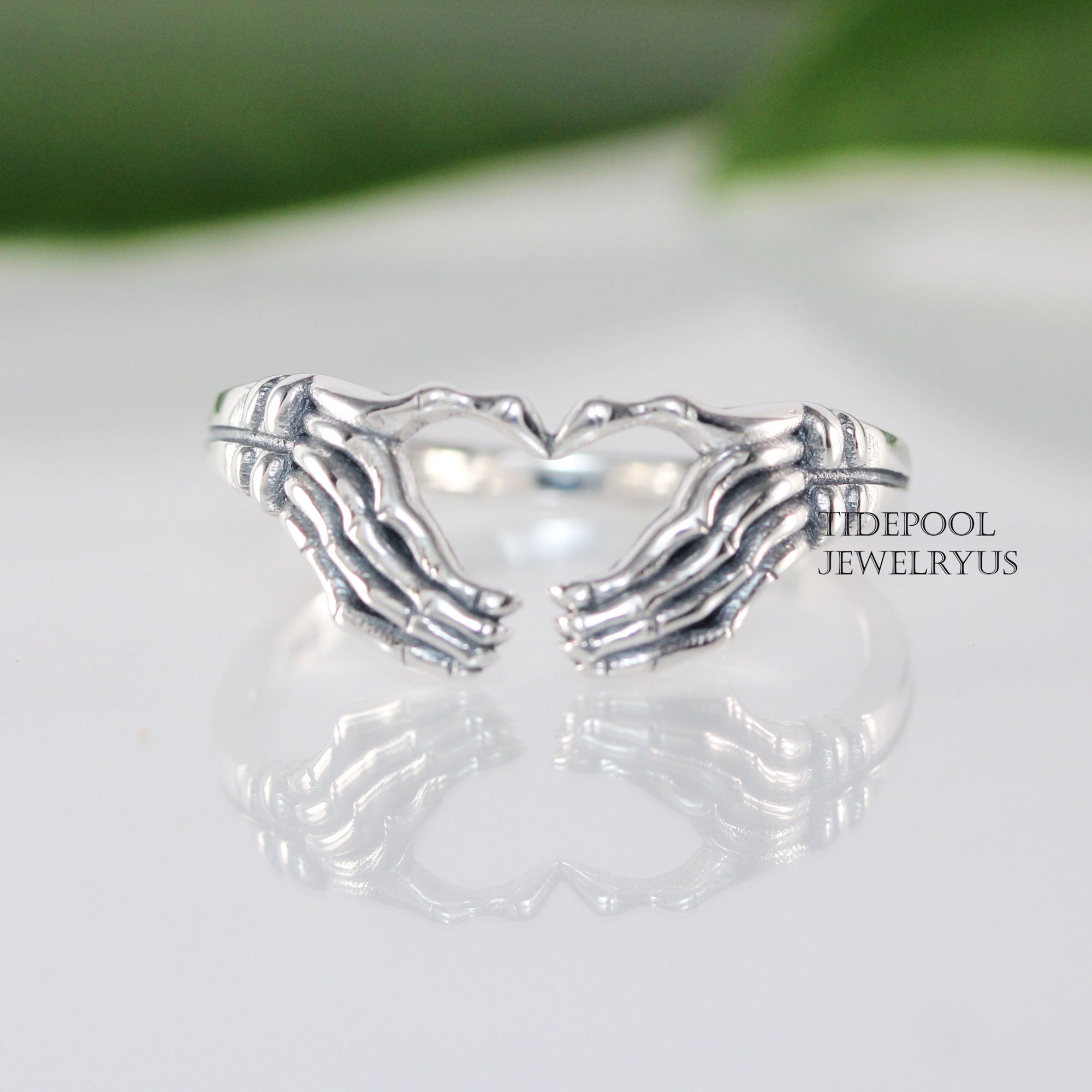 Skull 2024 heart ring