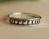 Sterling Silver Moon Phase Ring, Moon Phase Jewelry, Moon Phase, Stacking Rings, Dainty Ring, Silver Moon Ring, Luna ring