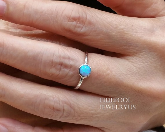 Round Shaped Solitaire Opal Sterling Silver Ring Blue Opal