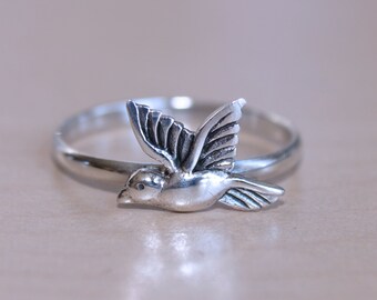 36214          Matte Silver Oxidized Large Flying Bird 2 Rings Jewelry Finding 