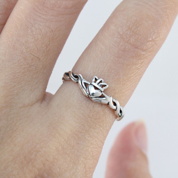 Minimalist claddagh ring clearance