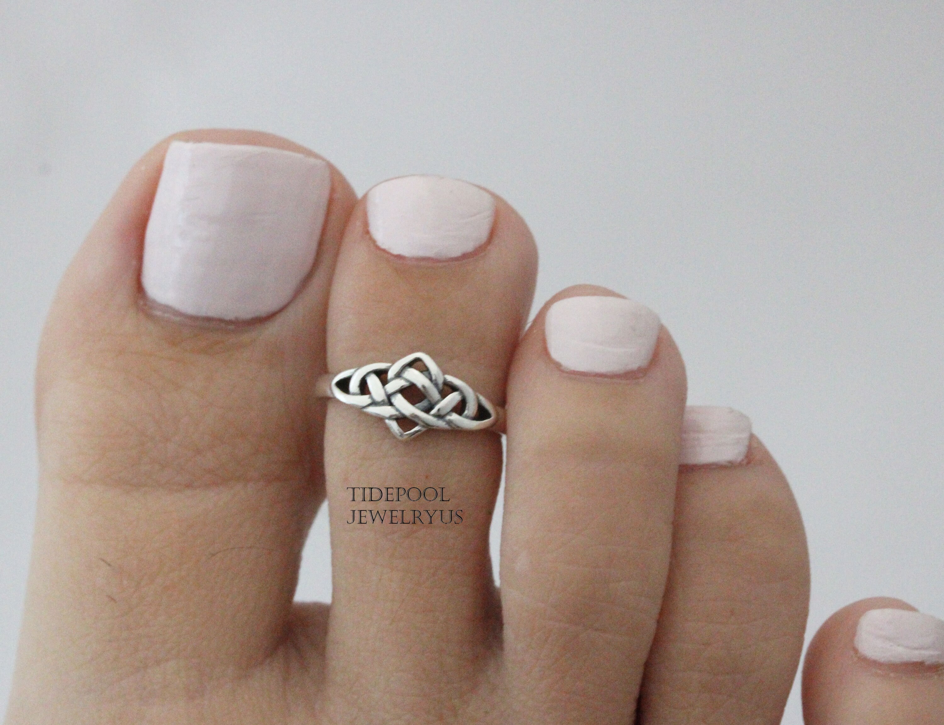 Celtic knot toe best sale ring