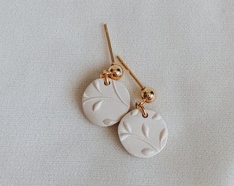 Spring Clay Earrings, Spring Style,Floral Clay Earrings, Statement Earrings, Floral Earrings, Gold Earrings, White Earrings, Neutral Jewelry