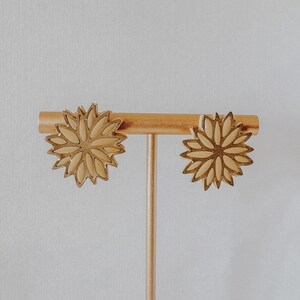 Handmade Spring Clay Earrings, Simple Earrings, Flower Earrings, Stud Earrings, Floral Earrings, Gold Jewelry, Daisy Earrings