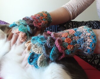 Dragon stitch gloves