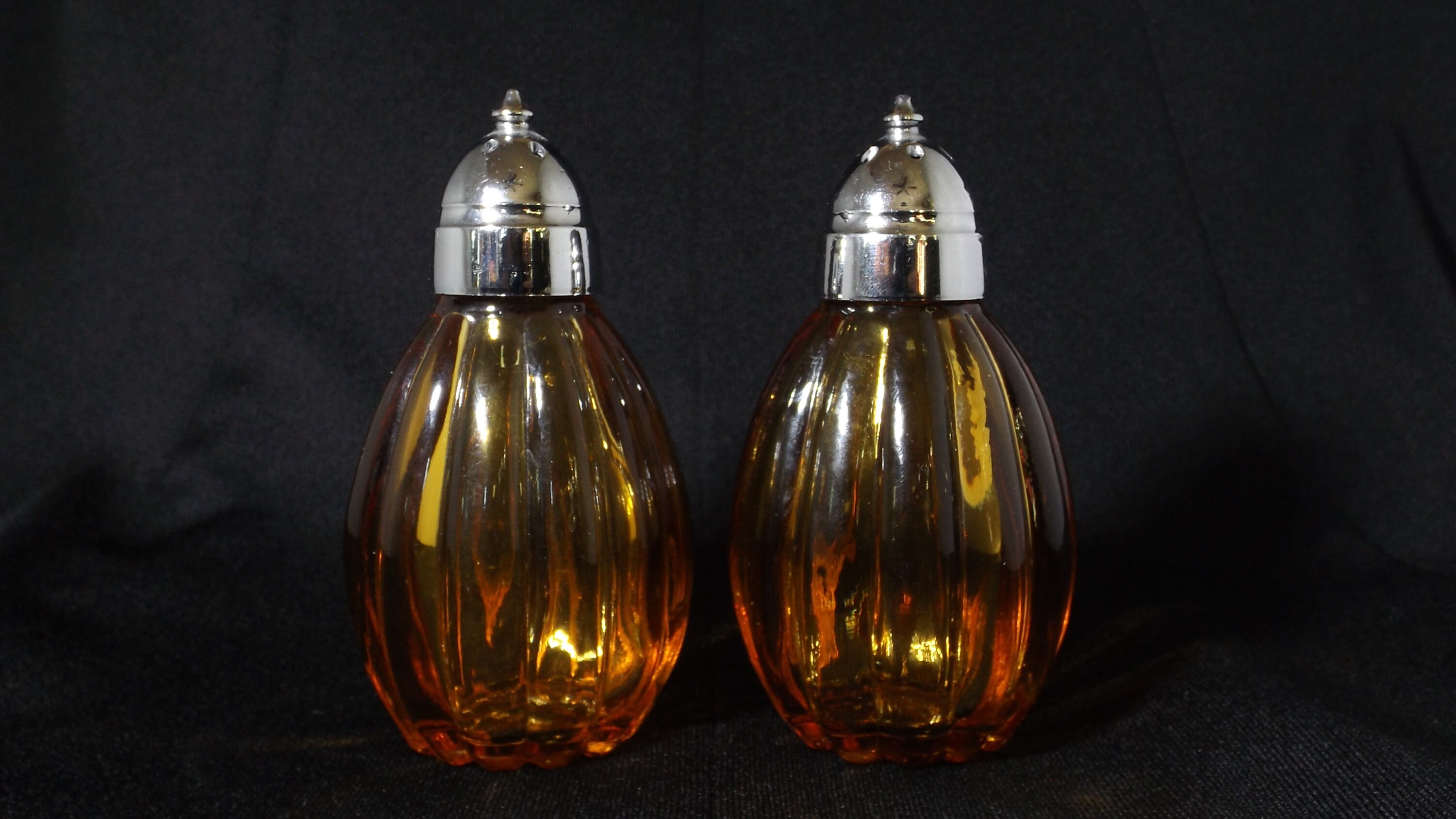 Amber Glass Salt and Pepper Shakers Retro Dining Vintage Etsy