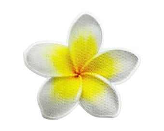 Parche bordado de flor de Sacuanjoche para planchar