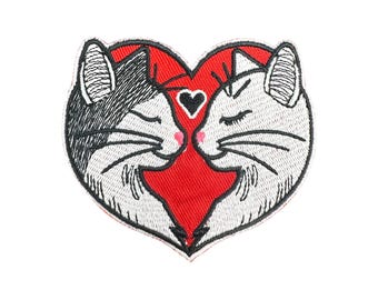 Parche termoadhesivo bordado con forma de corazón de gatos enamorados