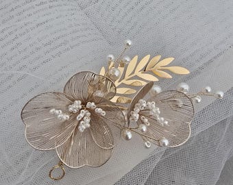 Handmade metal floral Bridal metallic headpiece soft gold Flower girl vintage side hairpiece rose gold Bridesmaid hair pin boho wedding gift