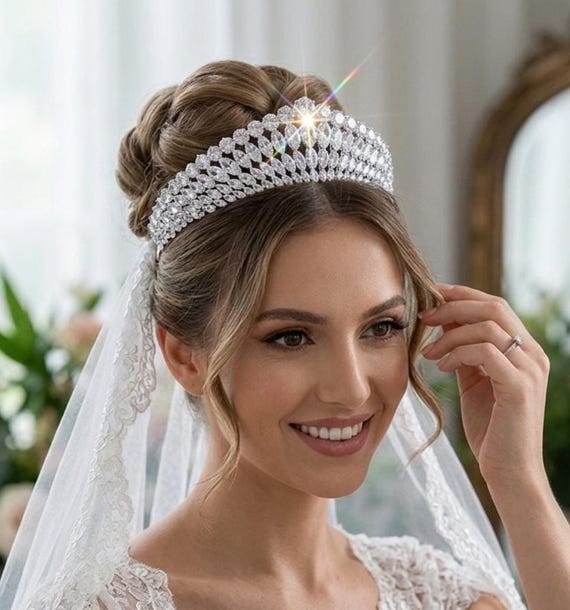 Bridal Bride Beauty Pageant Sparkle Crystal Wedding Tiara  display picture 3