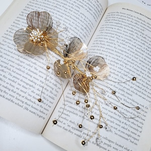 Copricapo da sposa con petalo d'oro, fermaglio per capelli floreale con fiore unico, cheongsam, sposa, sposa asiatica, cinese, regalo di nozze, gioielli per capelli
