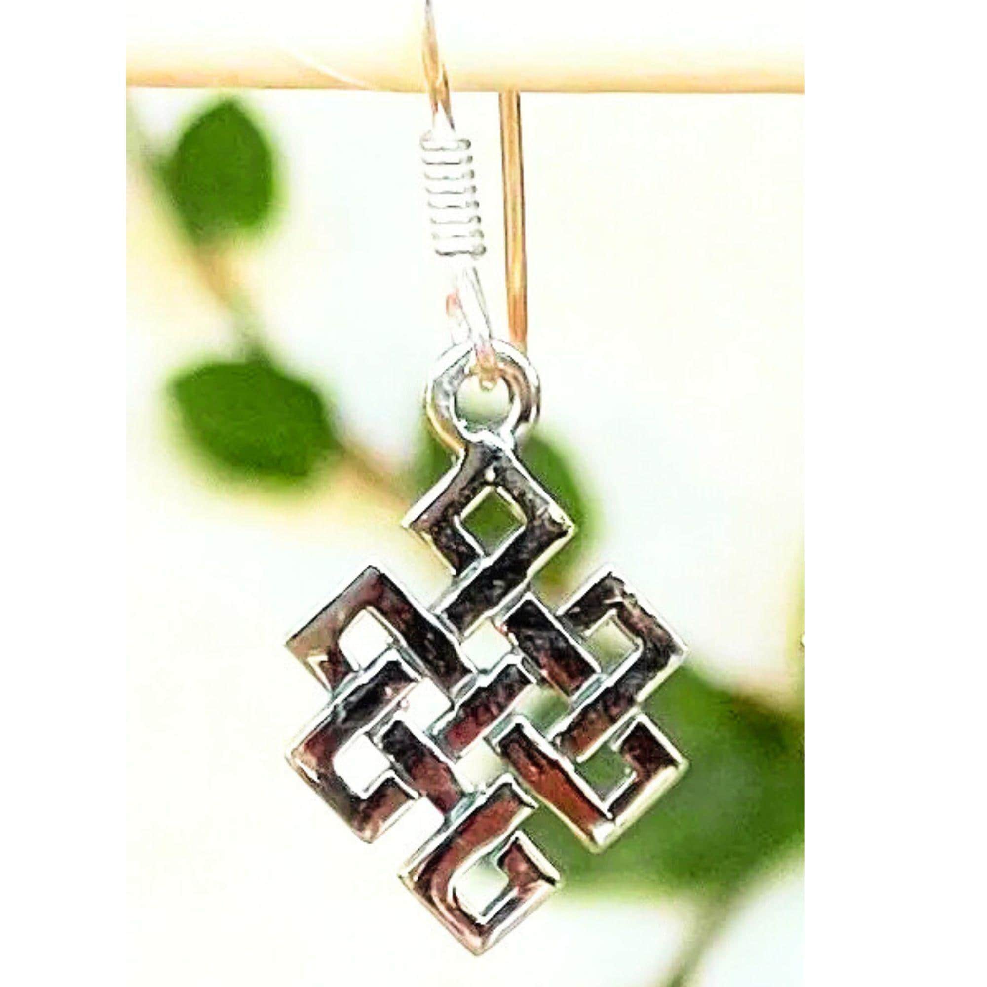 Orecchini con nodo celtico in argento, gioielli pendenti spirituali fatti a mano, gocce Endless Empath 925 per alleviare l'ansia, design artigianale gaelico in argento sterling - Italia
