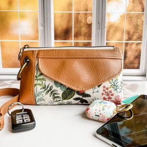 The Run Around Wristlet (or Crossbody) Sewing Pattern with Video, Projector and SVG Files