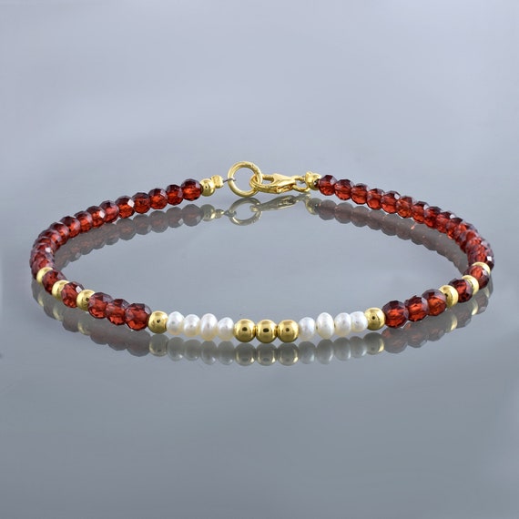 Bracciale con pietra preziosa di peridoto: delicato argento sterling con perline, pietra portafortuna di agosto - Italia