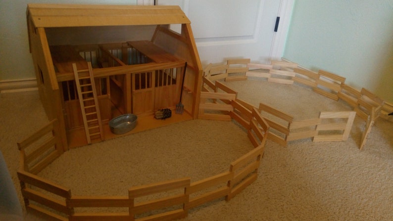 Wooden Breyer Barn /& Fences