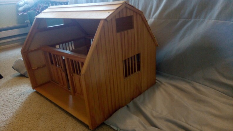 Wooden Breyer Barn /& Fences