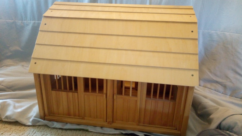 Wooden Breyer Barn /& Fences
