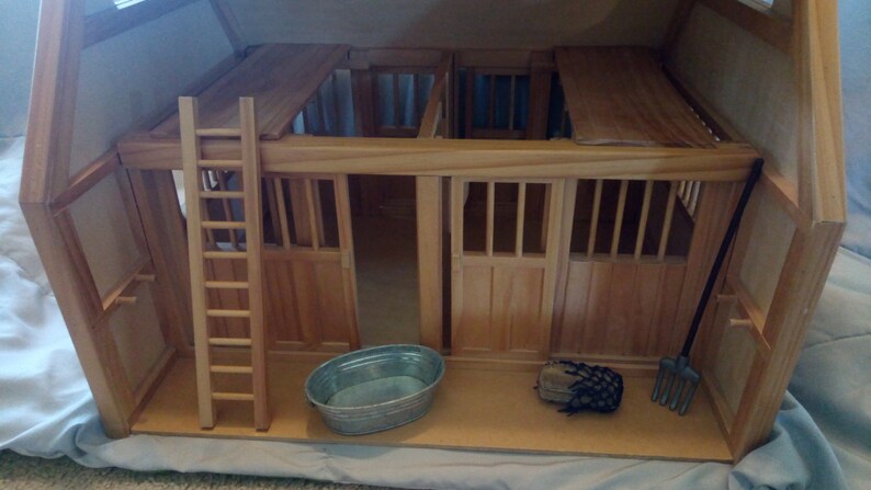 Wooden Breyer Barn /& Fences
