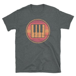 Piano T-Shirt (Unisex) - Piano Player & Pianist Gift Idea / Piano Teacher Shirt - &quot;Retro Vintage&quot;