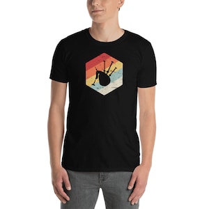 Bagpipes T-Shirt / Bagpipe Player Gift - Retro Vintage Bagpiper (Unisex)