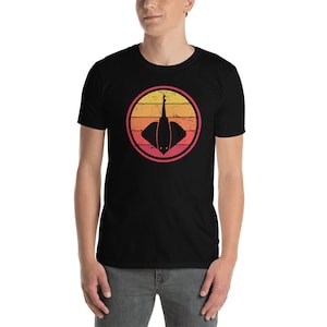 Stingray T-Shirt / Sea Creature, Ocean Animal, & Aquarium Gift / Sting Ray Fish - &quot;Retro Vintage&quot; (Unisex)