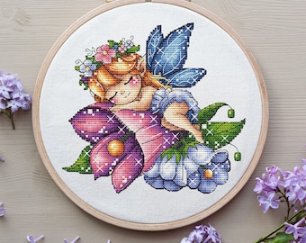 Fairy Cross Stitch patroon, Fairy op een Bell Cross Stitch, Bell Flowers borduurwerk, schattig klein meisje Cross Stitch patroon digitaal bestand PDF