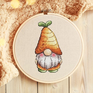 Schema punto croce gnomo PDF, punto croce contato nano, ricamo a mano cappello divertente, file digitale disegno ricamo gnomo da giardino carino