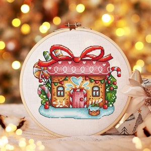 Christmas Cross Stitch Pattern PDF, Gingerbread house Counted Cross Stitch, Christmas Decoration, Winter Embroidery Digital Pattern PDF