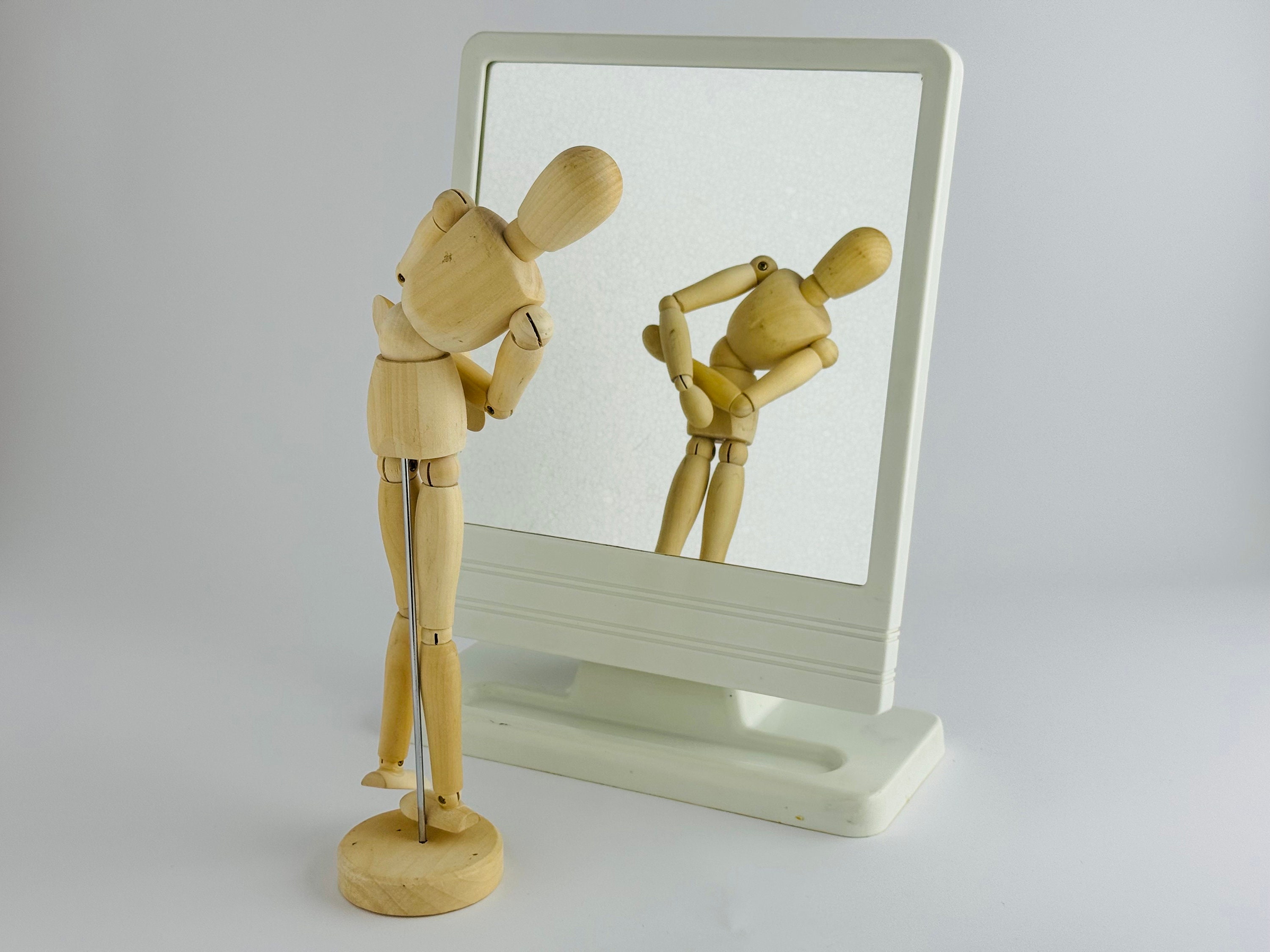 Vintage 1980s Tilting Makeup Mirror – Minimalist Plastic Vanity Mirror by Roedens Merchandisers, UK – Modern White Design with Storage Slot