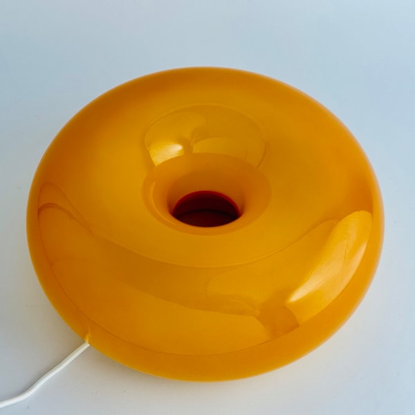 Lampe de table/applique Ikea VARMBLIXT - Lampe Donut en édition limitée par Sabine Marcelis