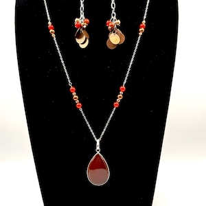 Ensemble collier et boucles d&#39;oreilles en cornaline, pierre rouge, cadeau pour elle, long collier de pierres précieuses, agate rouge, bijoux porte-bonheur