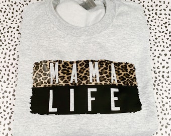 Moletom com gola redonda e estampa de leopardo e chita Mama Life unissex