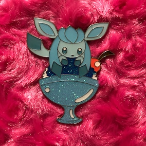 Sweetie Eevee: Snow Ice Glaceon Enamel Pin