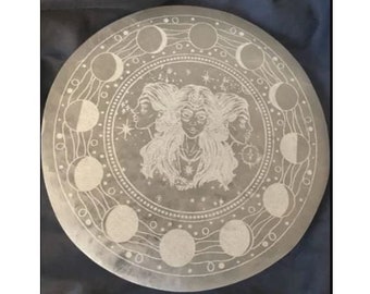 Plaque de chargement de sélénite gravée, Hécate, disponible en plusieurs tailles, sélénite marocaine de haute qualité, Chargez vos cristaux de bijoux