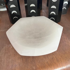 Extra Large hex selenite bowl, selenite ritual bowl, alter bowl, cleansing bowl, charging bowl, selenite bowl, 6&quot; selenite bowl