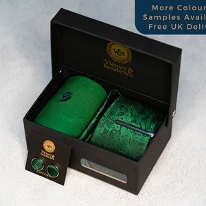 Forest Green Tie Set / Tie, Pocket Square, Socks, Tie Clip, Cufflinks, Lapel Pin / Gift for Him / Wedding Tie Groomsmen Gift Set | V&I