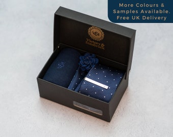 Ensemble cravate bleu marine à pois / Cravate texturée, pochette de costume, chaussettes, pince à cravate, revers / Cadeau pour lui / Cravate de mariage Coffret cadeau garçons d'honneur | V&I