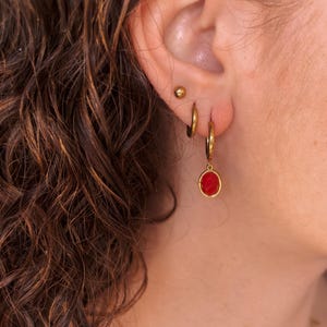 Boucles d'oreilles rubis en or • Boucles d'oreilles en pierre précieuse rouge avec pendentifs en pierre naturelle facettée • Or ou argent • Hypoallergéniques