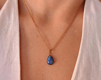 Naszyjnik z lapis lazuli • Naszyjnik z niebieskim kamieniem szlachetnym • Wisiorek z fasetowanego lapis lazuli • Złoto i srebro