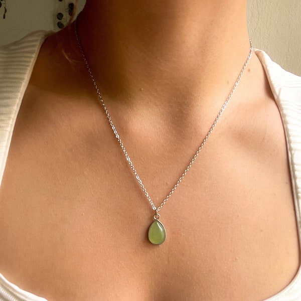 Collar de aventurina noble de plata • Collar de piedras preciosas minimalista con colgante de piedra curativa verde • Gotas de cristal • Regalo para mujer