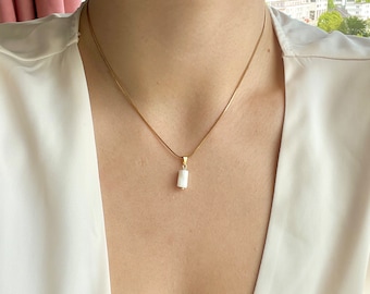 Moonstone necklace • White gemstone necklace • Minimalist healing stone necklace with moonstone pendant • Bridal jewelry • Gold or silver