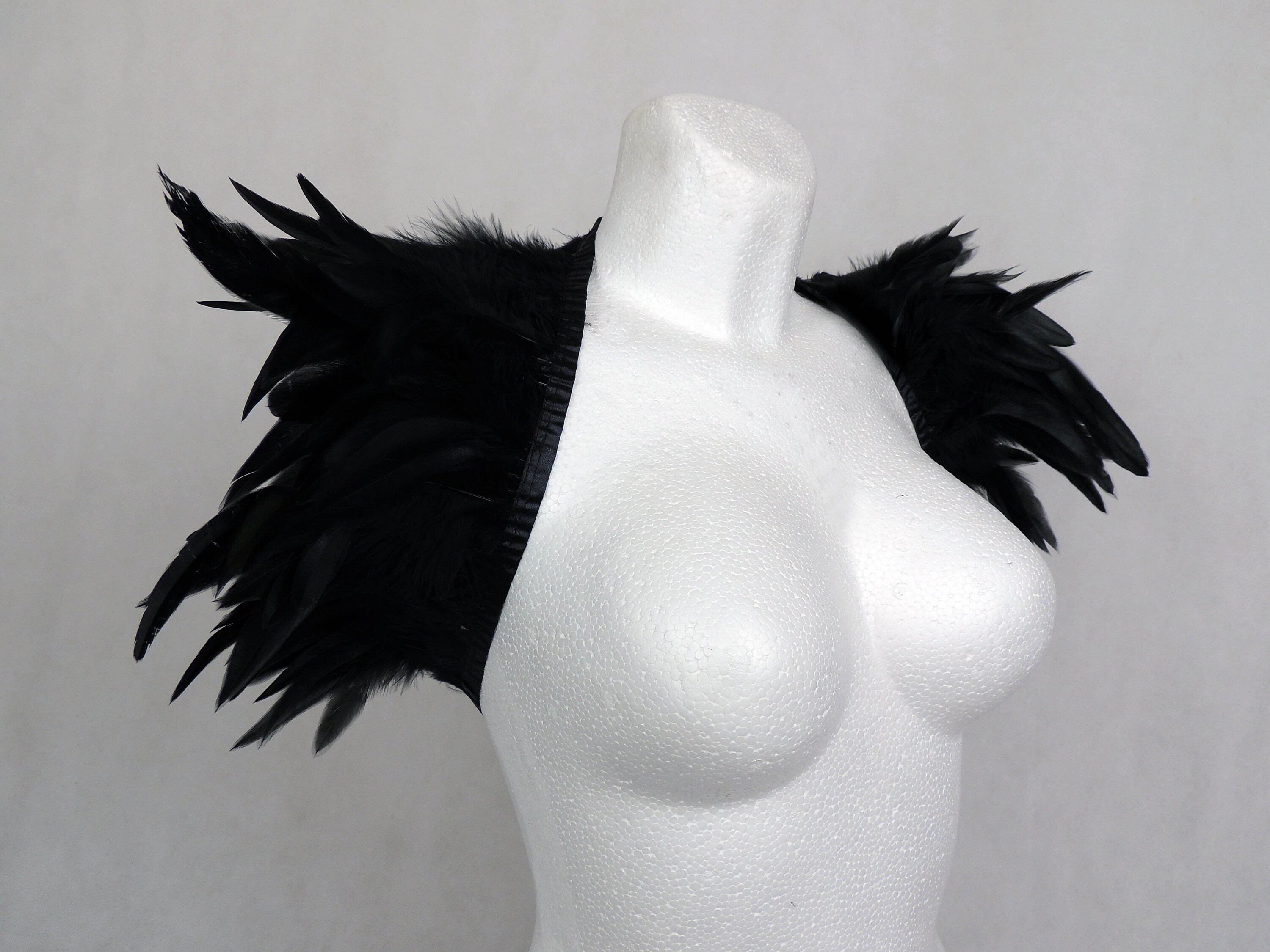 Federkragen Schwarz Für Damen - Black Swan/Raben Kostüm, Gothic Federschulter Für Karneval, Cosplay, Partys (ca. 82 Cm)