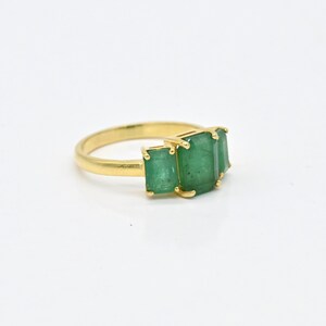 Natural Emerald Finger 14k Yellow Gold Emerald Ring, Women Finger Ring, Ladies Ring, Wedding Engagement Ring, Ladies Unisex Finger Ring.