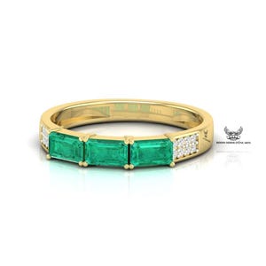 14k Yellow Gold Ring, Anniversary Emerald Stud Ring, Ladies Ring, Women Finger Ring, Wedding Engagement Ring, Ladies Unisex Finger Ring.
