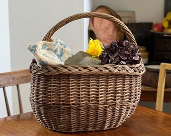 Vintage Basket Country Rustic Style