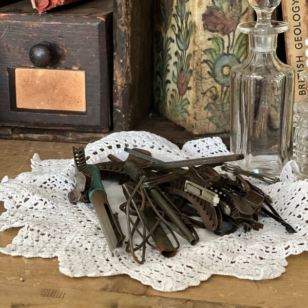 Vintage Hair Pins Attic Find!! Old Hair Clips Pins Prop Display Ref B/2