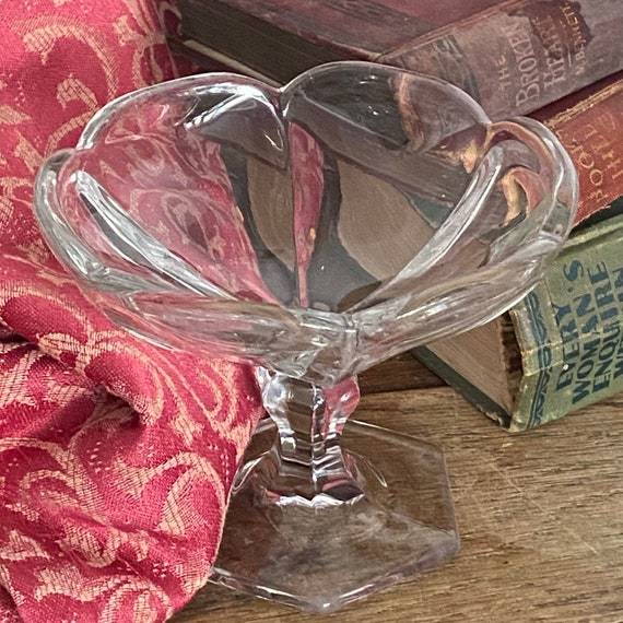 Buy Vintage Press Glass Sweetie Dish 23/B Online in India - Etsy