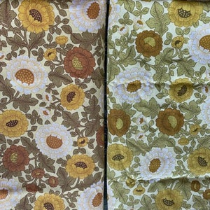 Vintage 1970s Floral Fabric Cambridge Choice of Two Colours Green or Yellow #832 #842